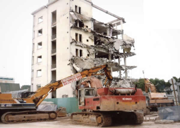 Phá dỡ công trình, nhà cửa tại TP Vinh Nghệ An